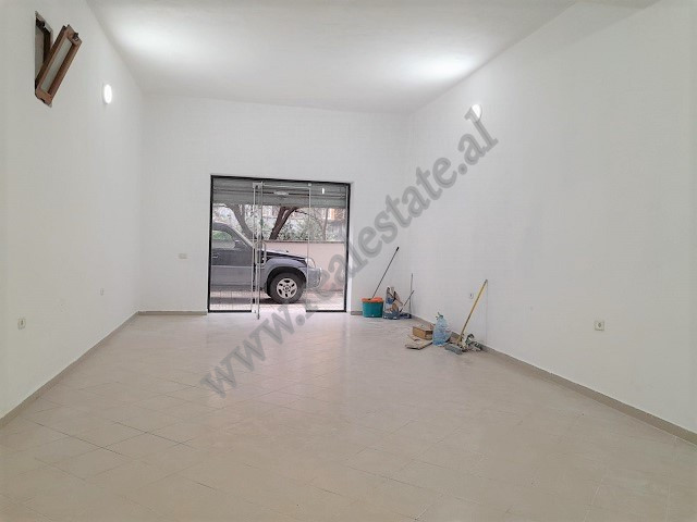 Store for rent in Komuna Parisit area, in Tirane, Albania